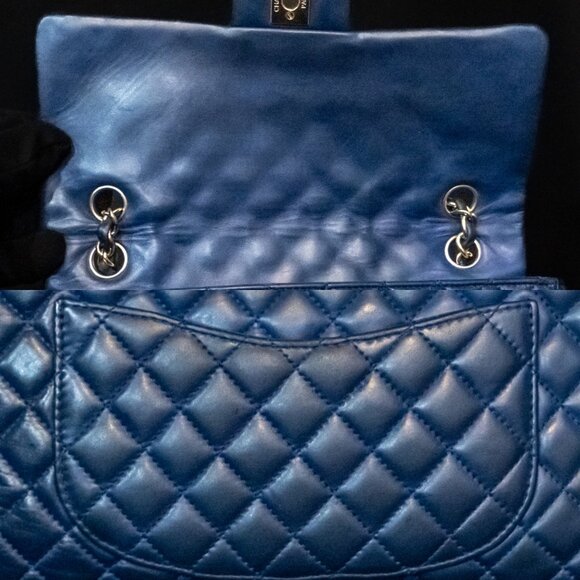 CHANEL Valentine's Charms Matelasse Quilted Lambskin CC in Blue - RARE - Picture 14 of 15
